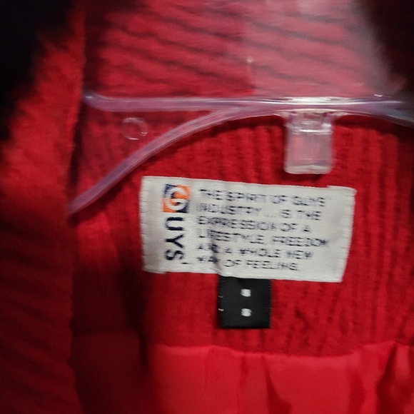 Vintage Red Wool Patterned Coat with Black Fuzzy Collar - Picture 3 of 5